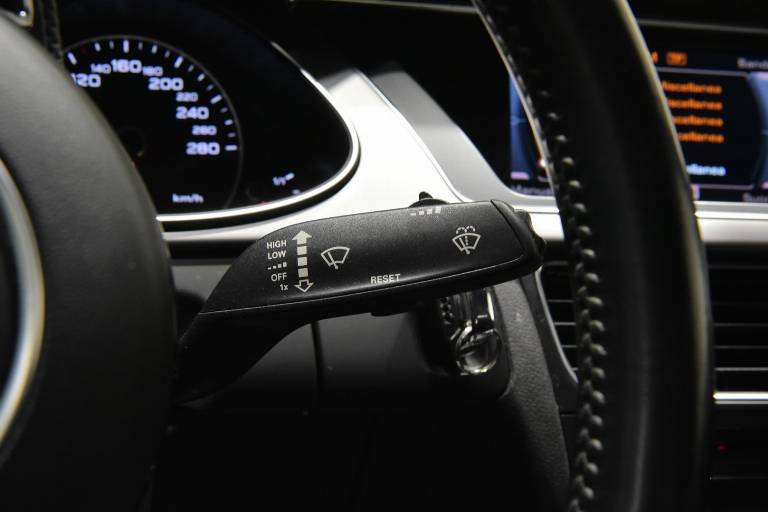 AUDI A4 27