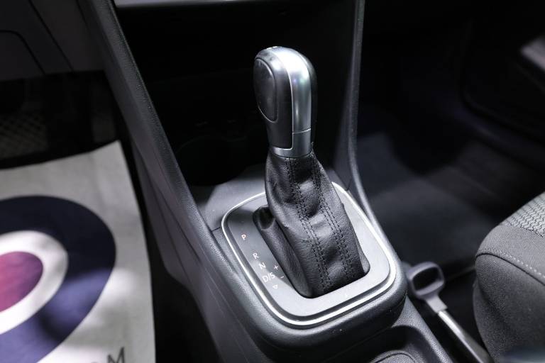 VOLKSWAGEN Polo 26