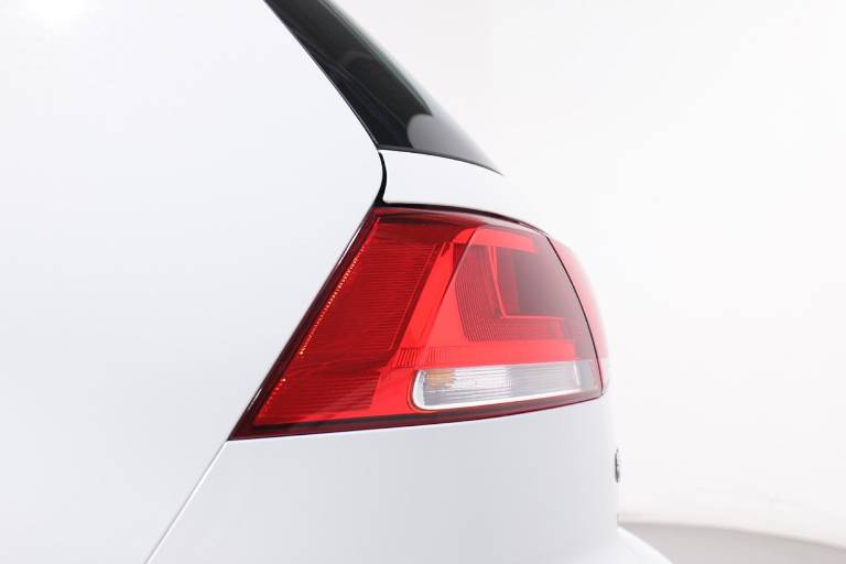 VOLKSWAGEN Golf 35