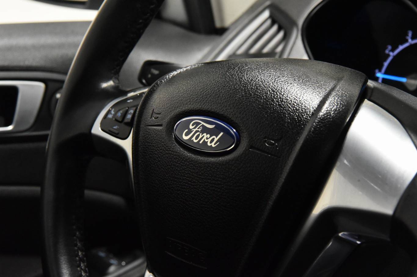 FORD EcoSport 21