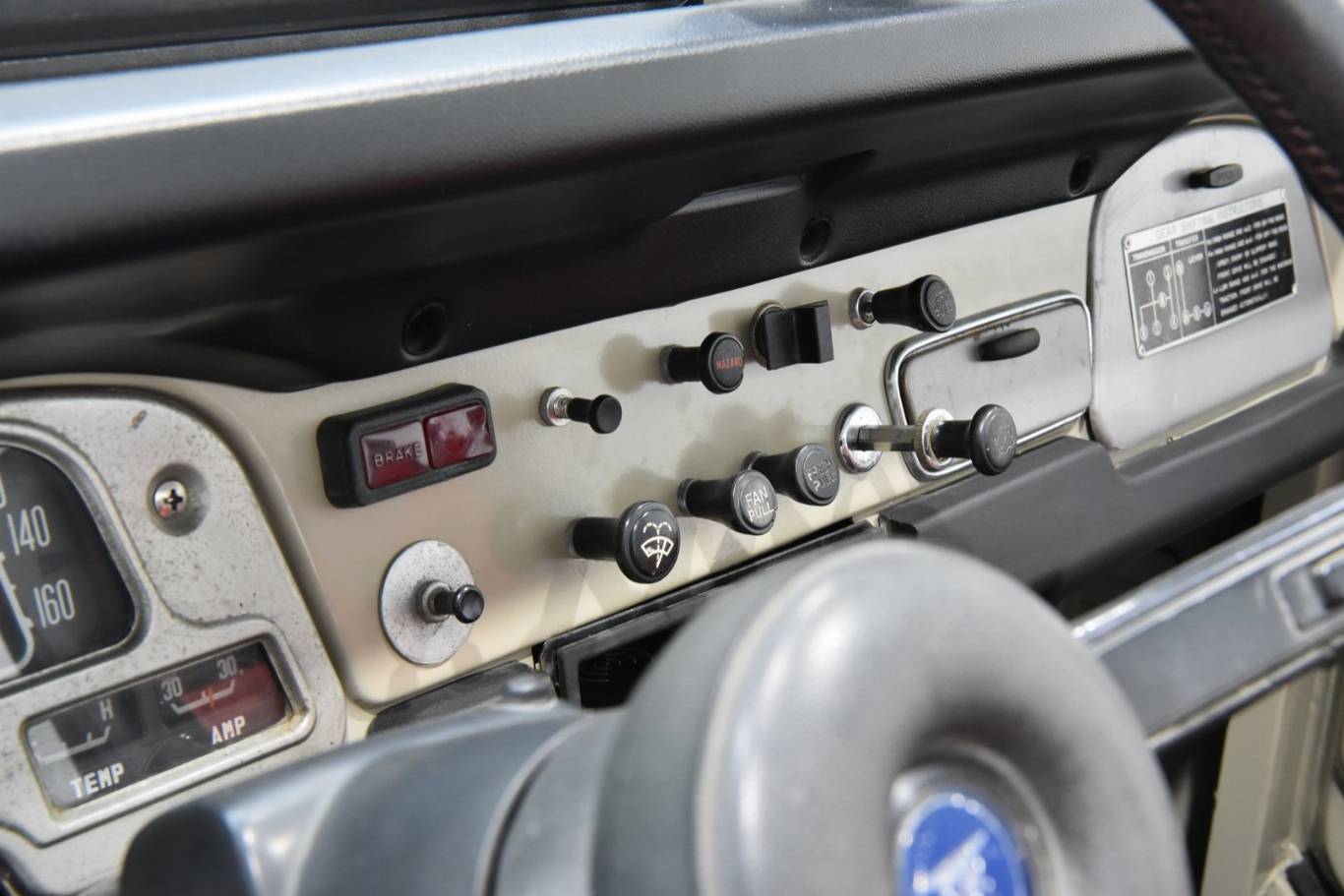 TOYOTA Land Cruiser 32