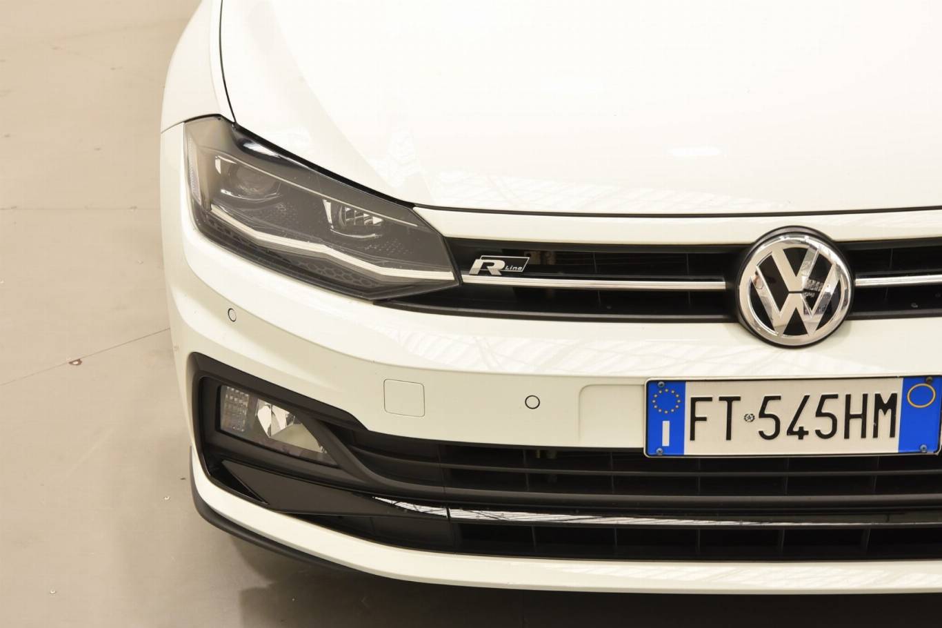 VOLKSWAGEN Polo 13