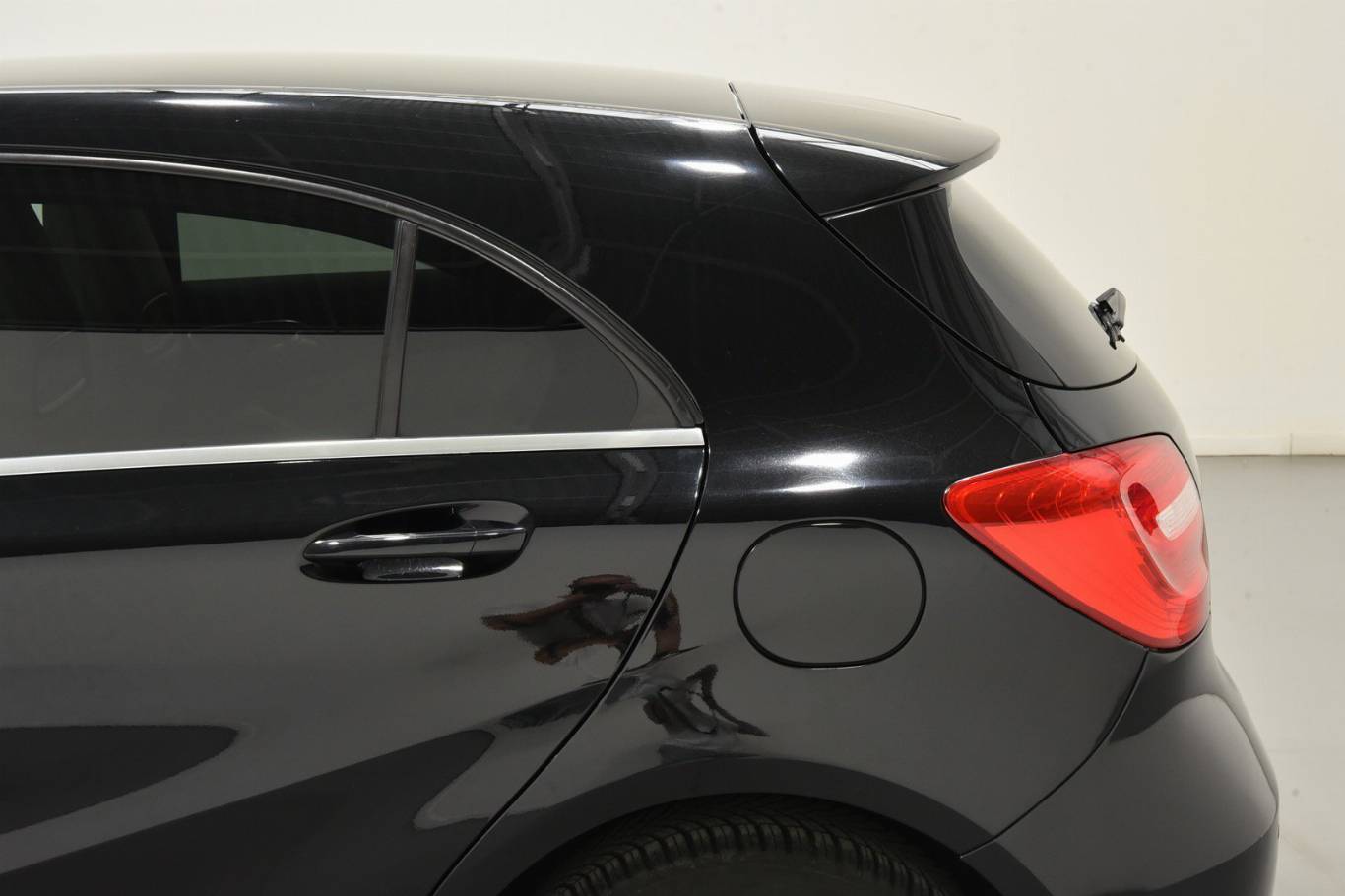 MERCEDES-BENZ A 180 44