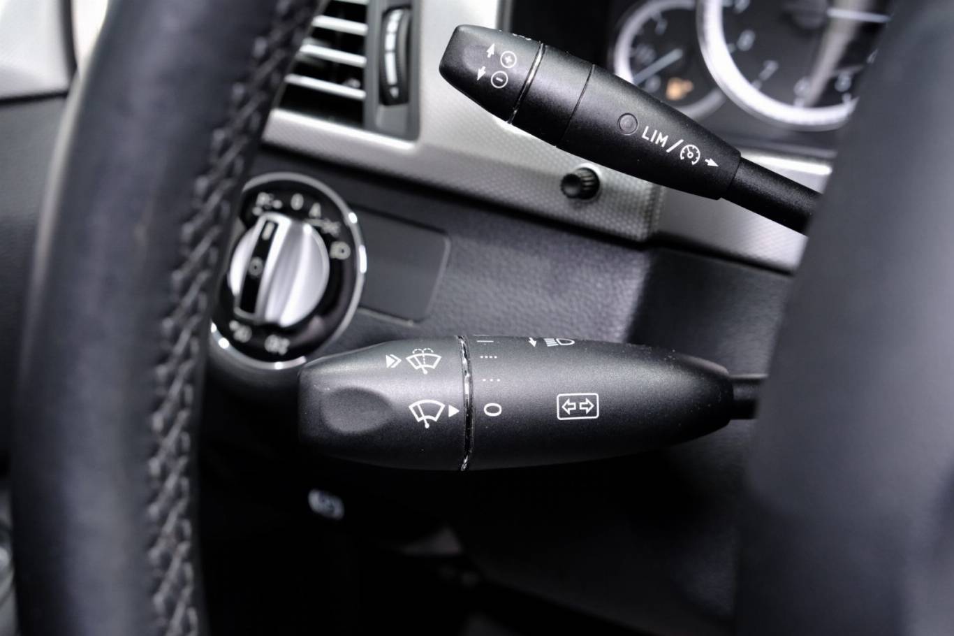 MERCEDES-BENZ E 250 24