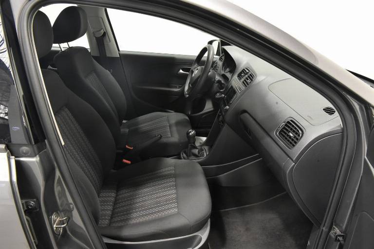 VOLKSWAGEN Polo 21