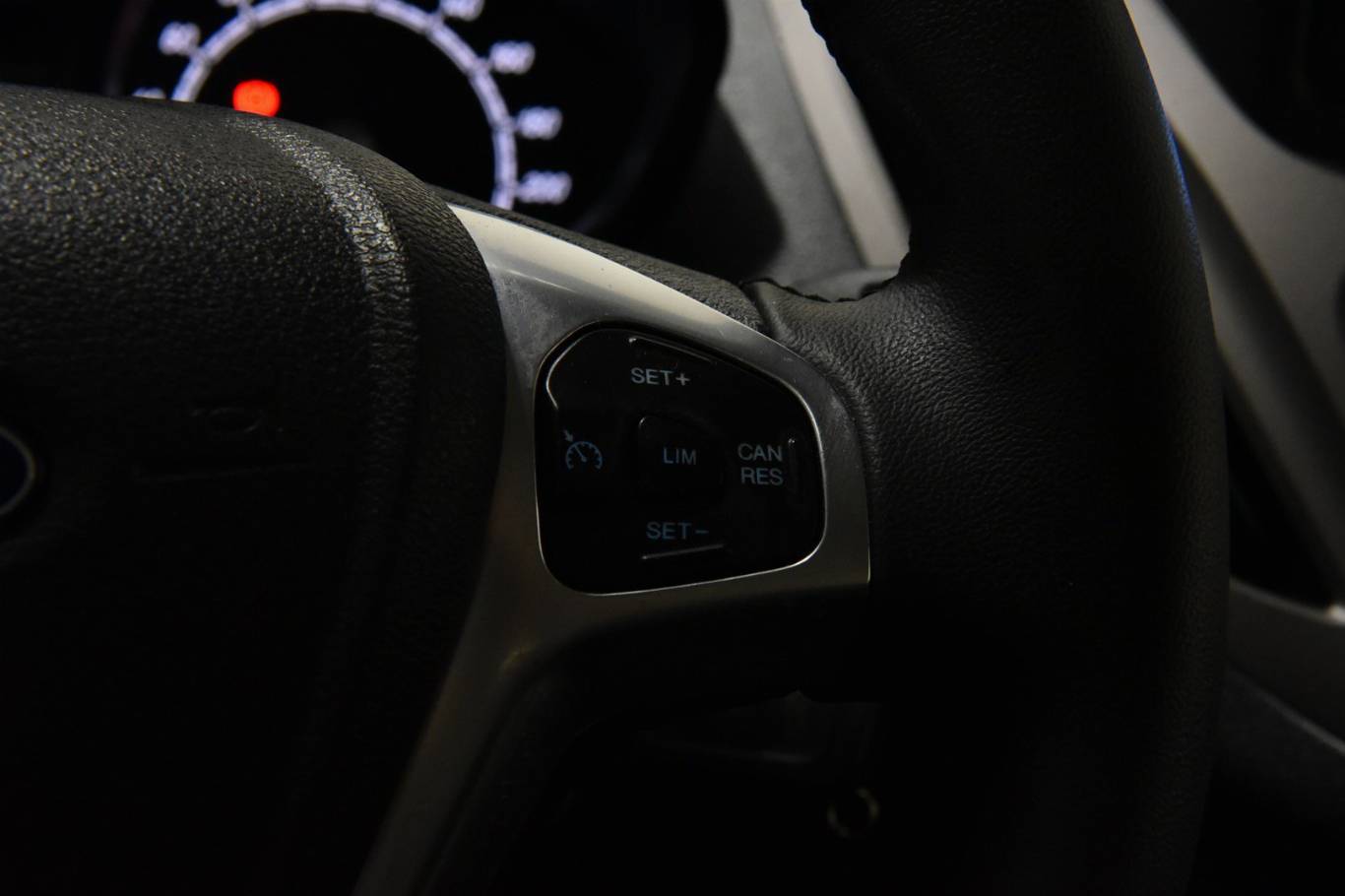 FORD Tourneo Courier 8