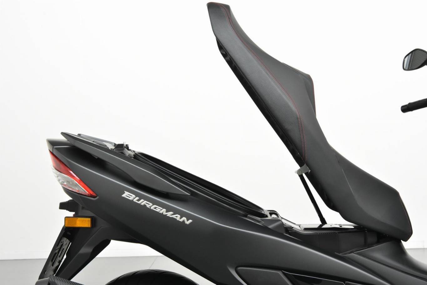 SUZUKI Burgman AN 400 58