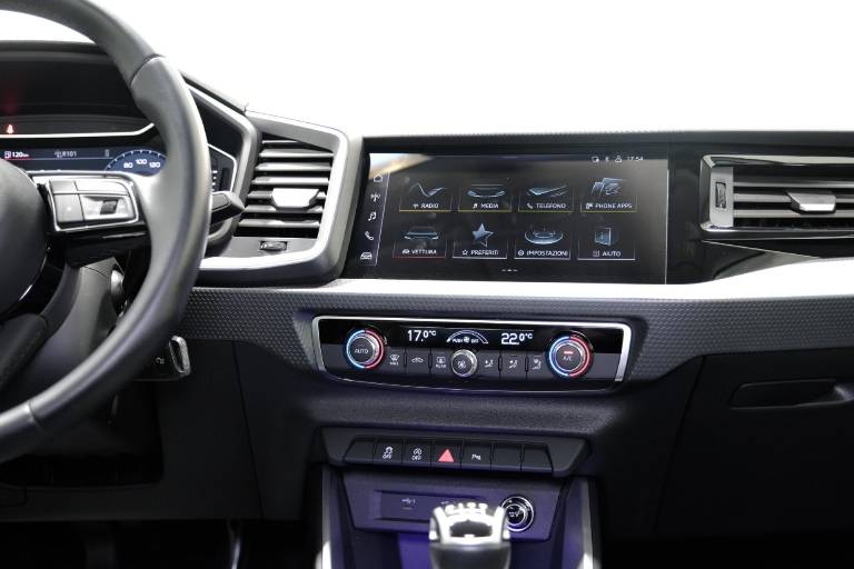 AUDI A1 42