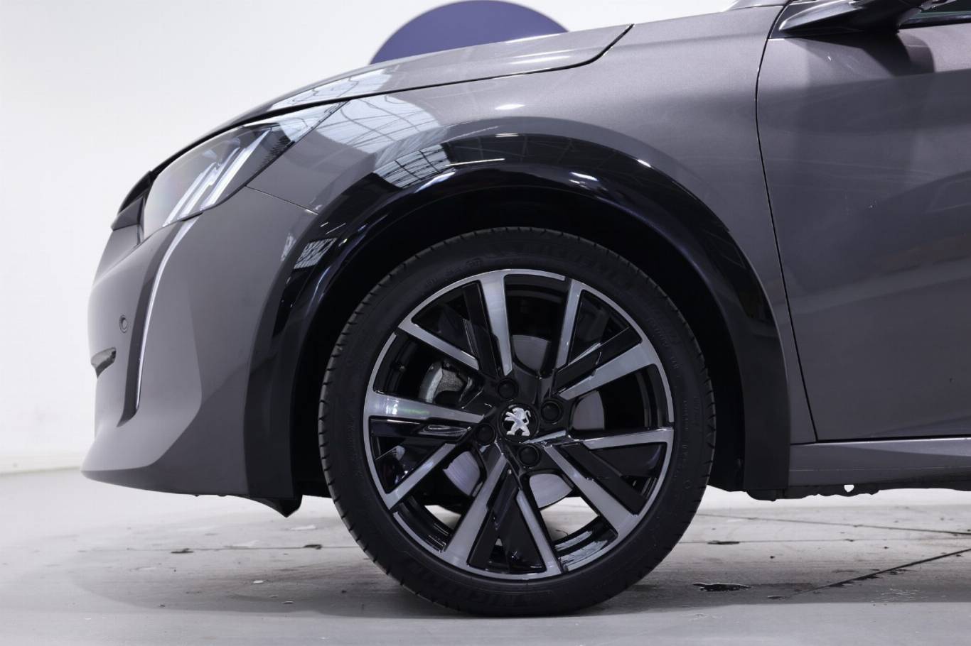 PEUGEOT 208 18