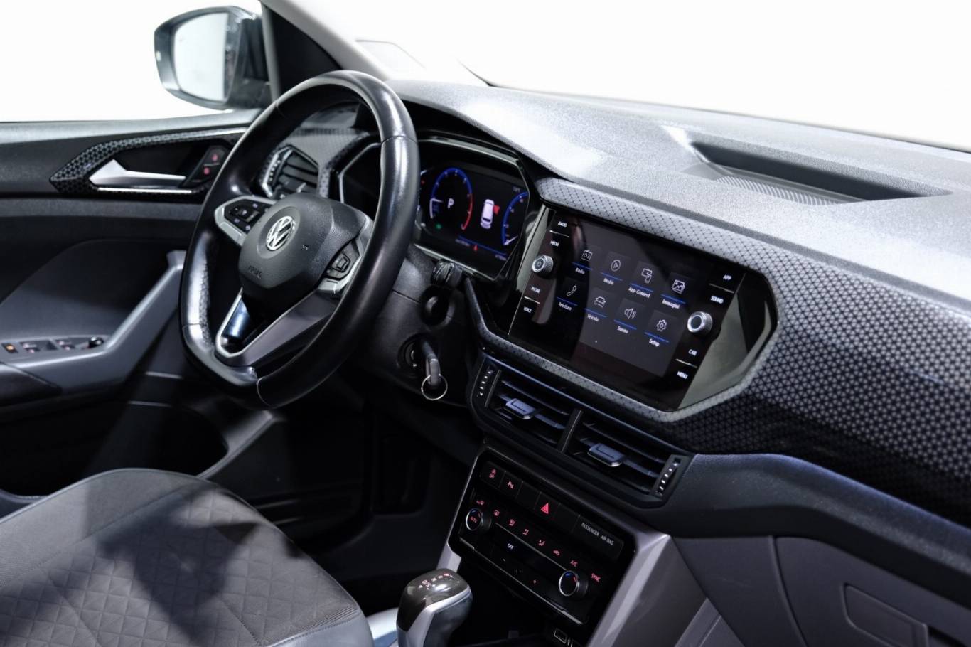 VOLKSWAGEN T-Cross 63