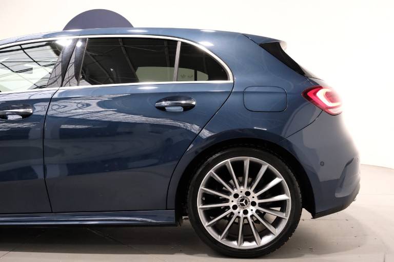 MERCEDES-BENZ A 180 46