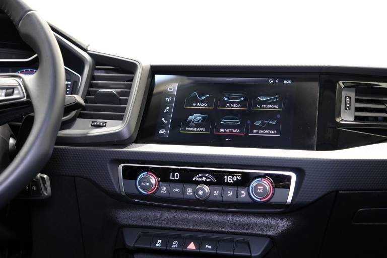 AUDI A1 41