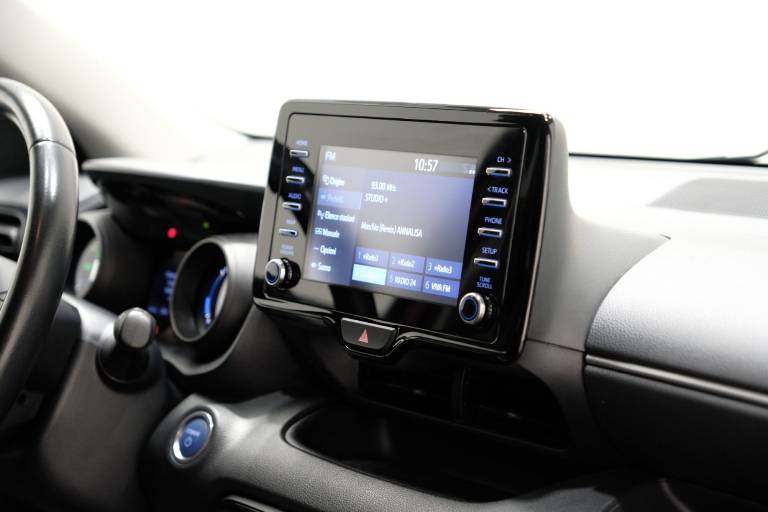 TOYOTA Yaris 55