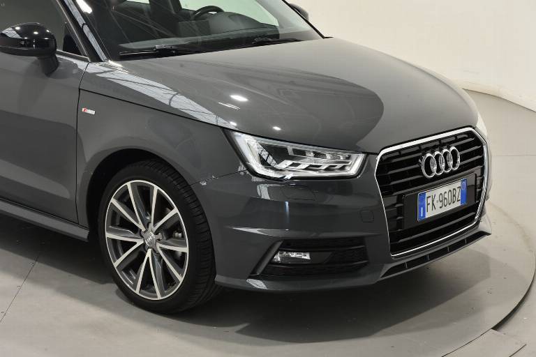 AUDI A1 16