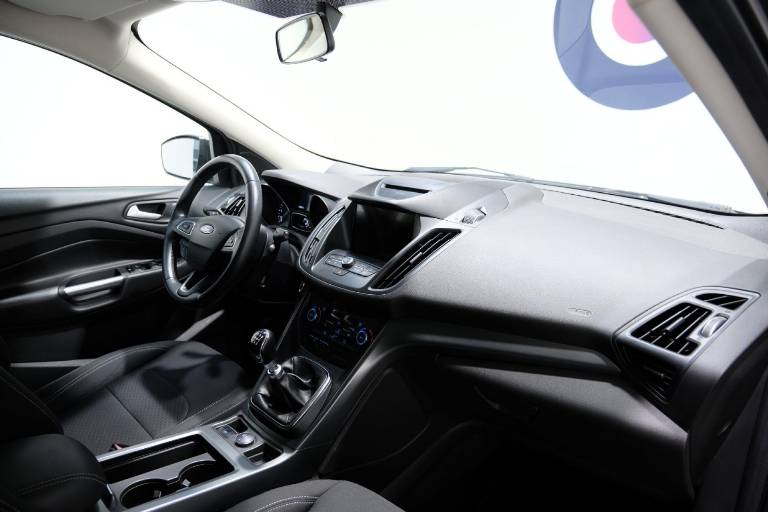 FORD Kuga 51