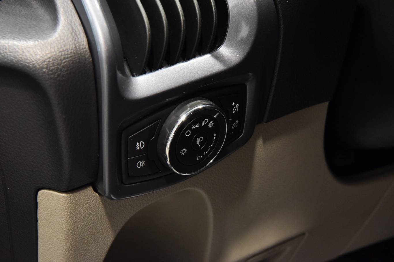 FORD Tourneo Custom 5