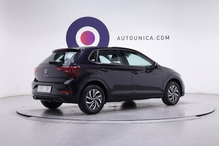 VOLKSWAGEN Polo 15