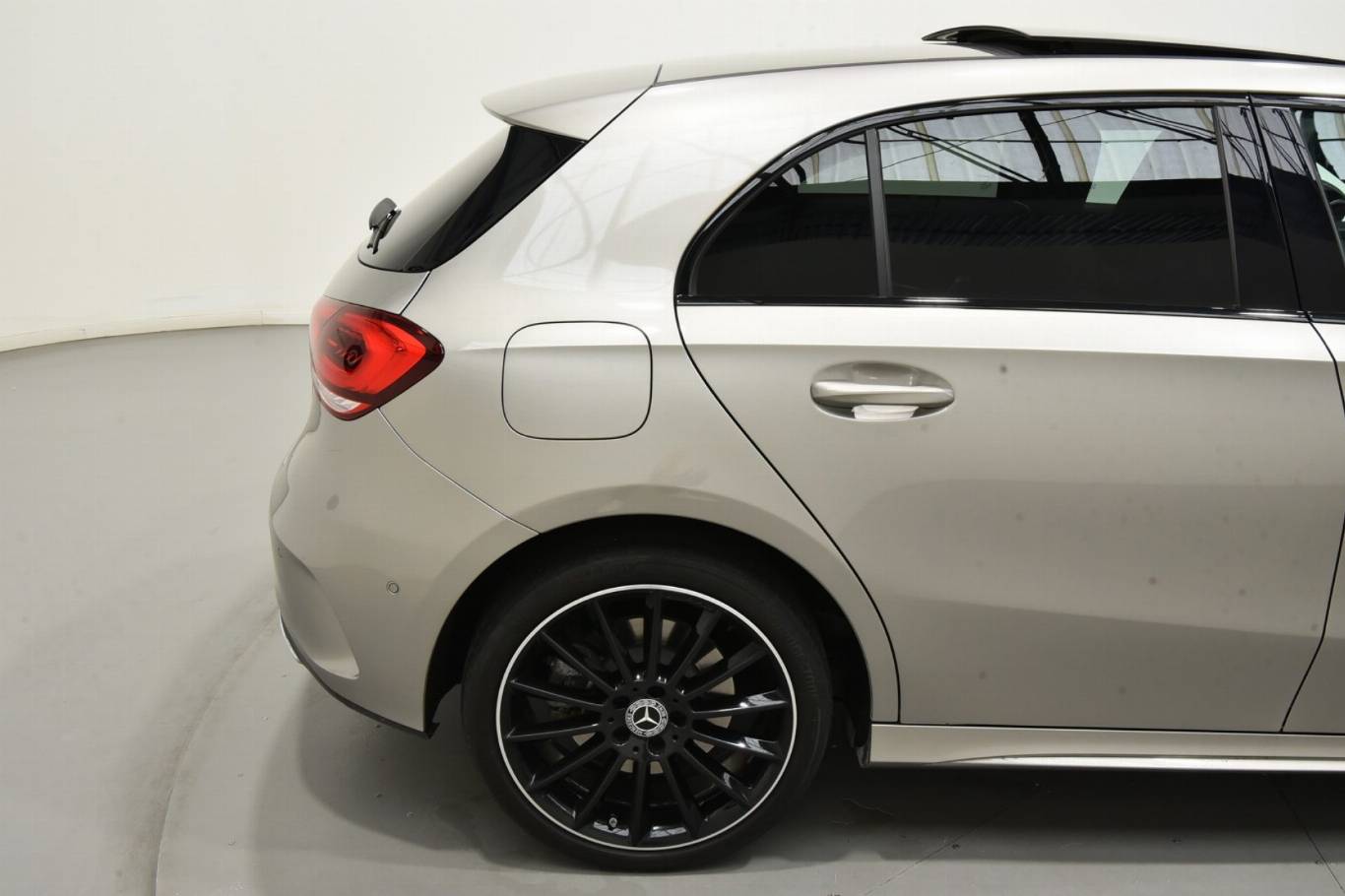 MERCEDES-BENZ A 250 54