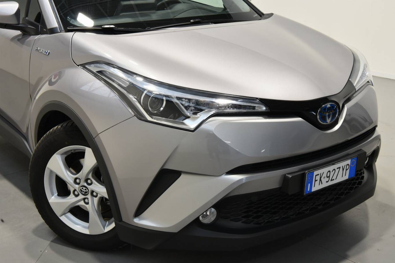 TOYOTA C-HR 59