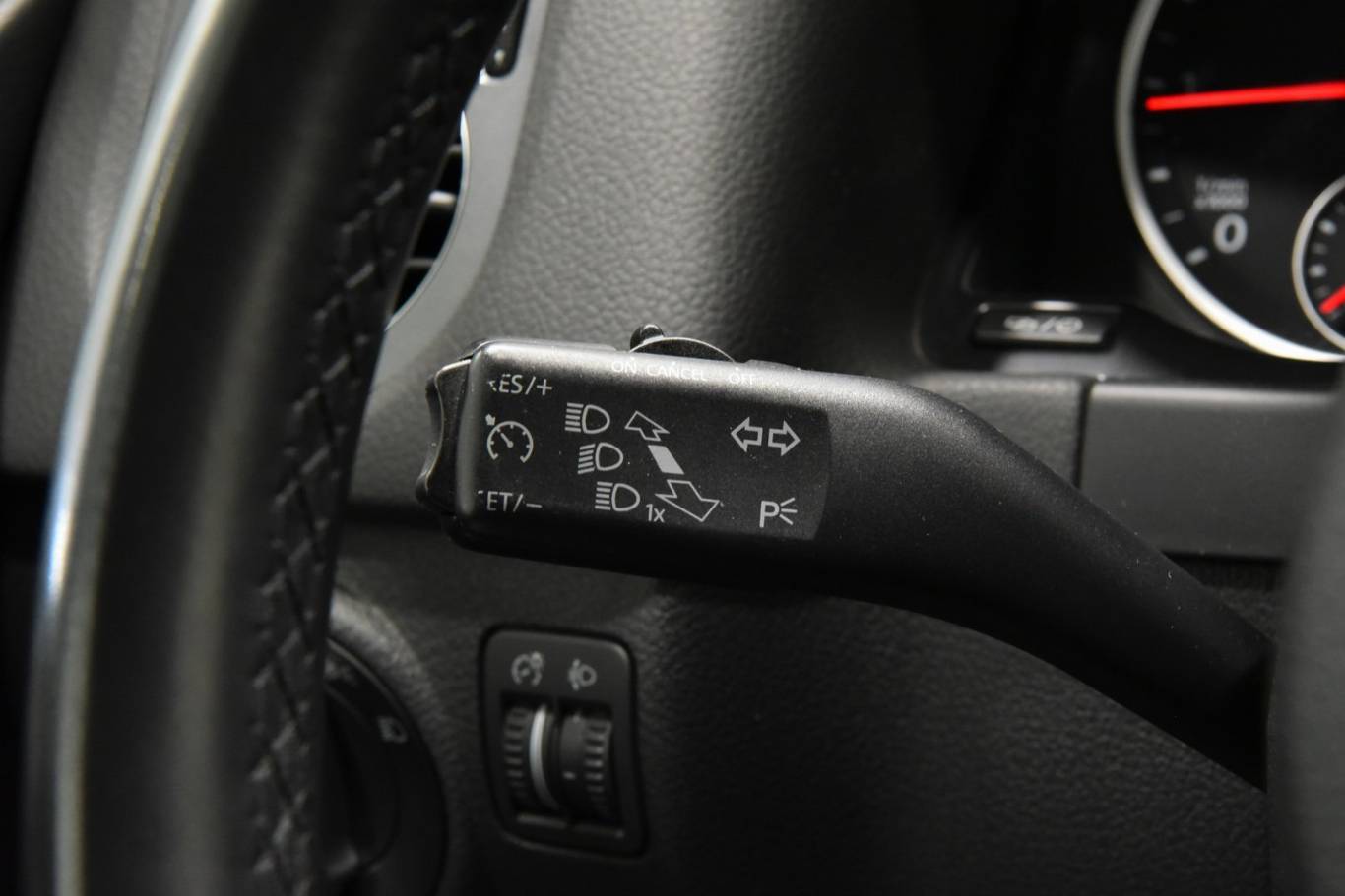 VOLKSWAGEN Tiguan 25