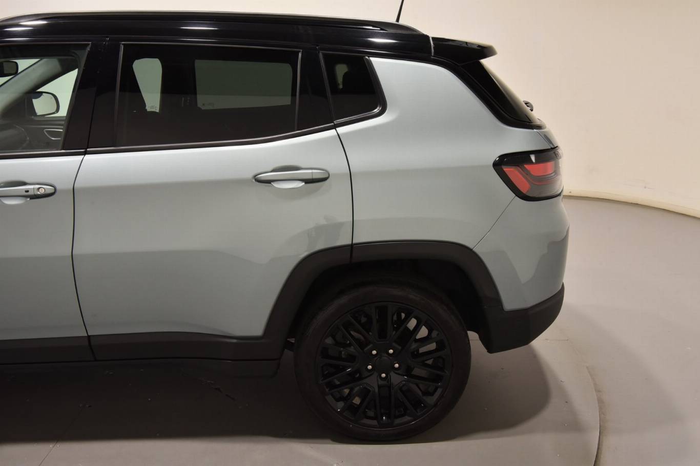 JEEP Compass 46