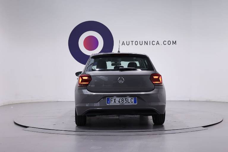 VOLKSWAGEN Polo 6