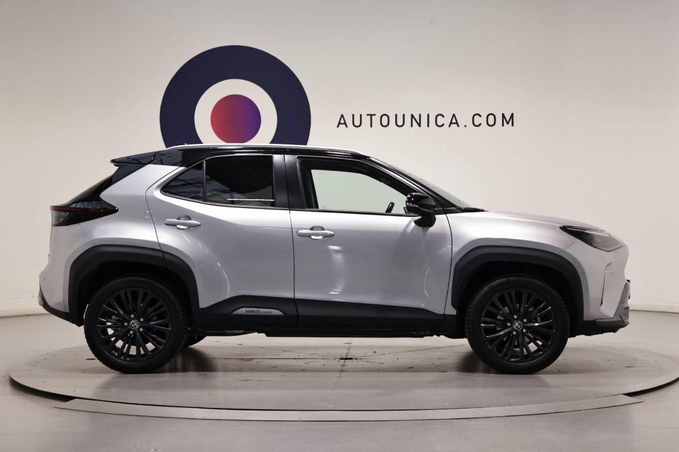 TOYOTA Yaris Cross 5