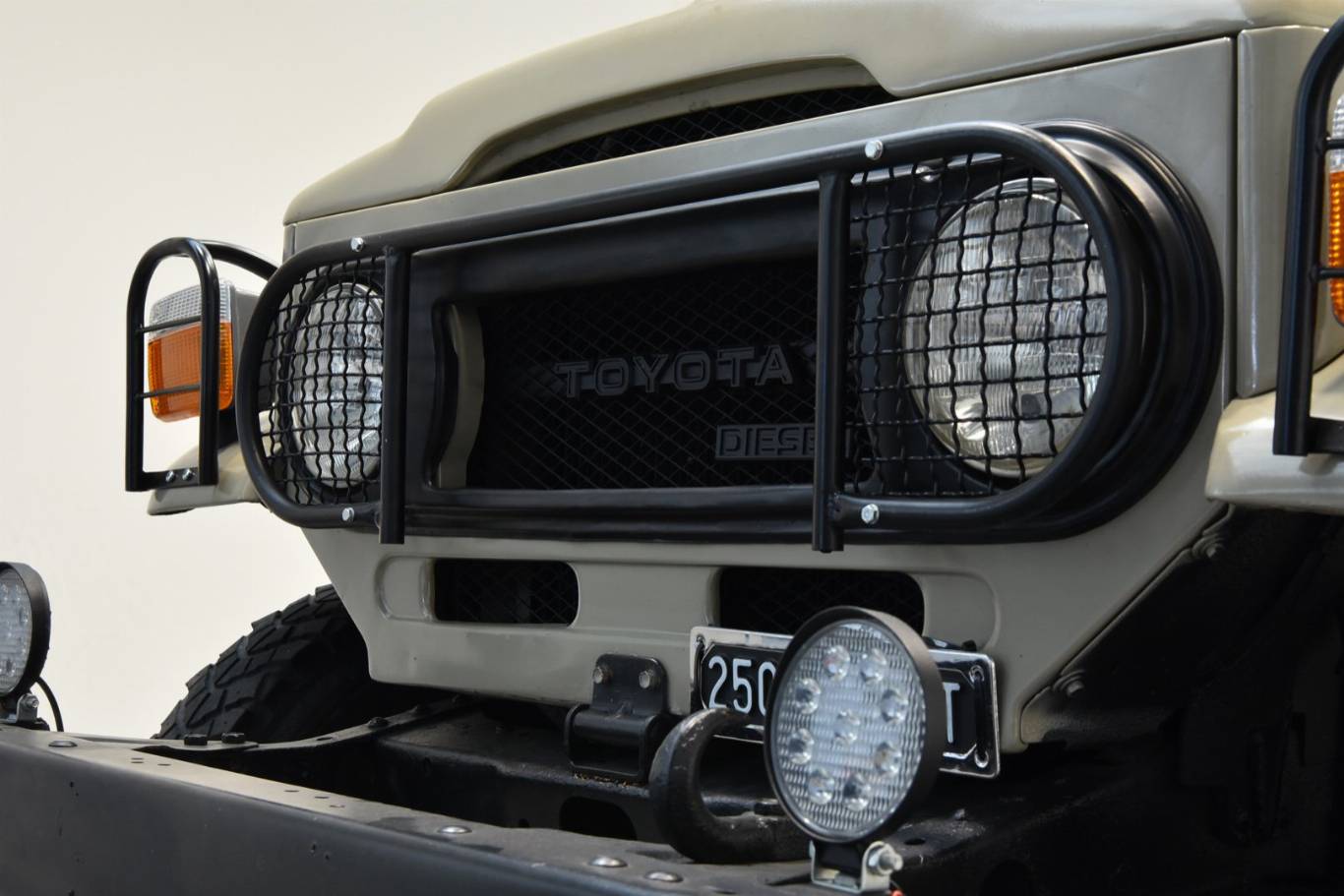 TOYOTA Land Cruiser 52