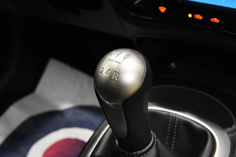 NISSAN Juke 27