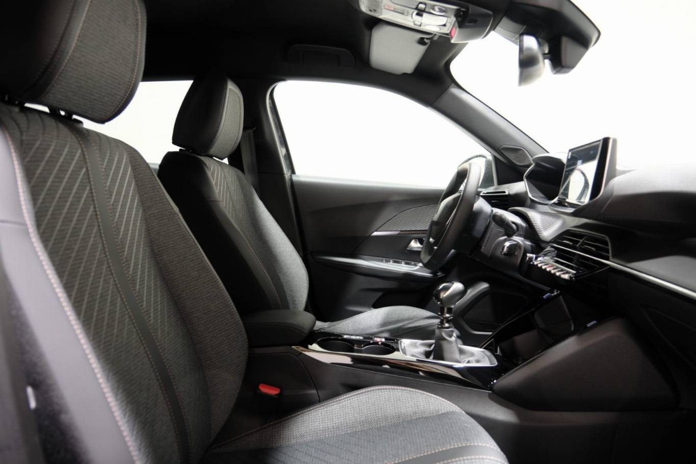 PEUGEOT 2008 10