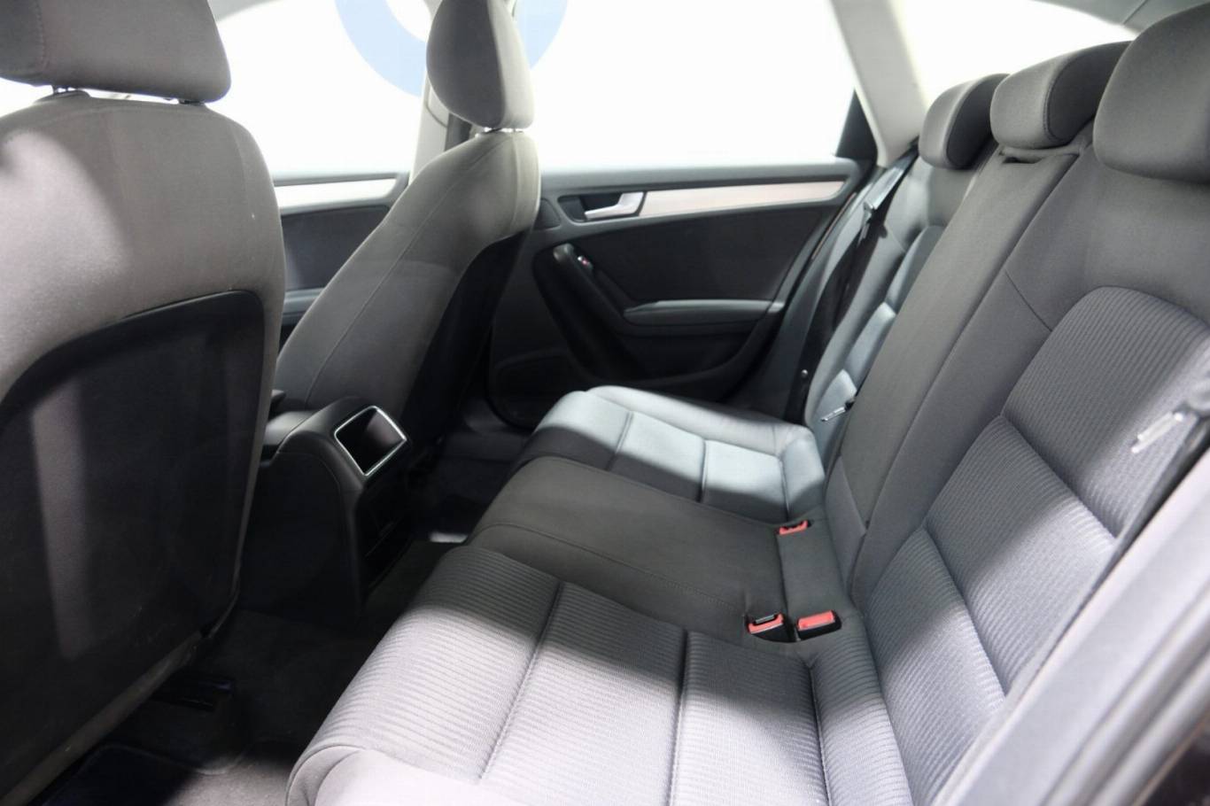 AUDI A4 37