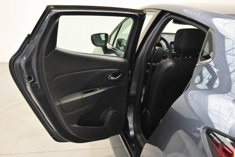 RENAULT Clio 37