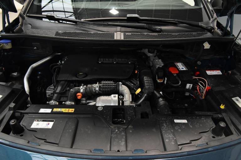 PEUGEOT 5008 43