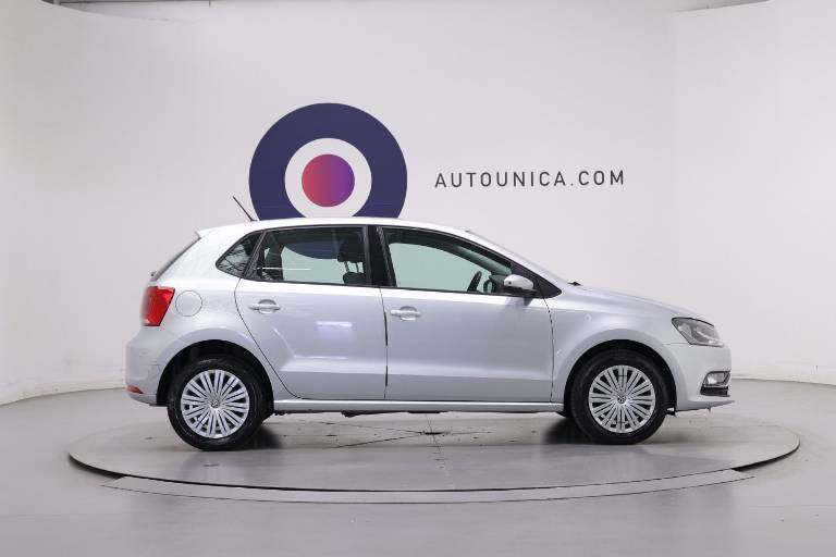 VOLKSWAGEN Polo 4