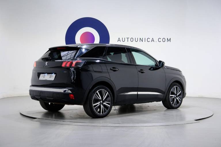 PEUGEOT 3008 5