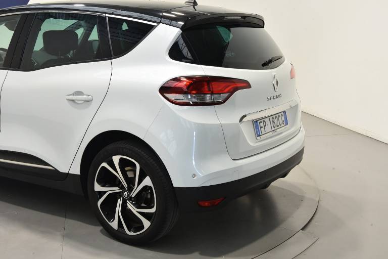 RENAULT Scenic 24