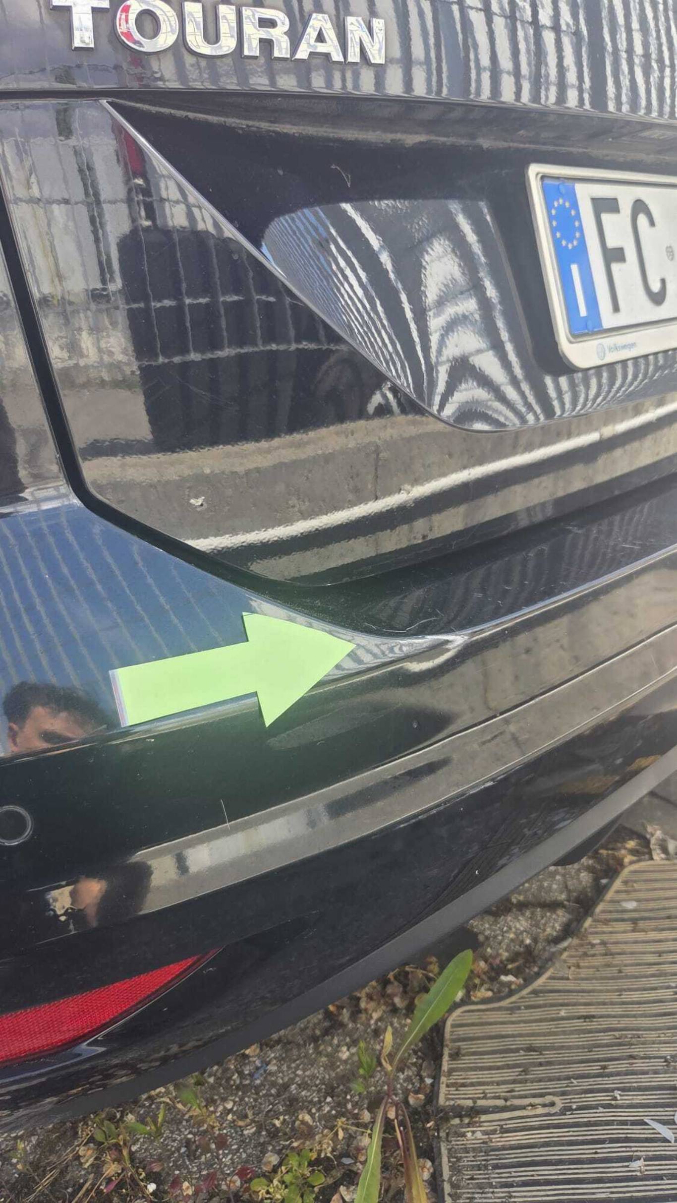 VOLKSWAGEN Touran 11