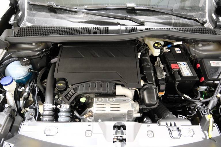 PEUGEOT 2008 59