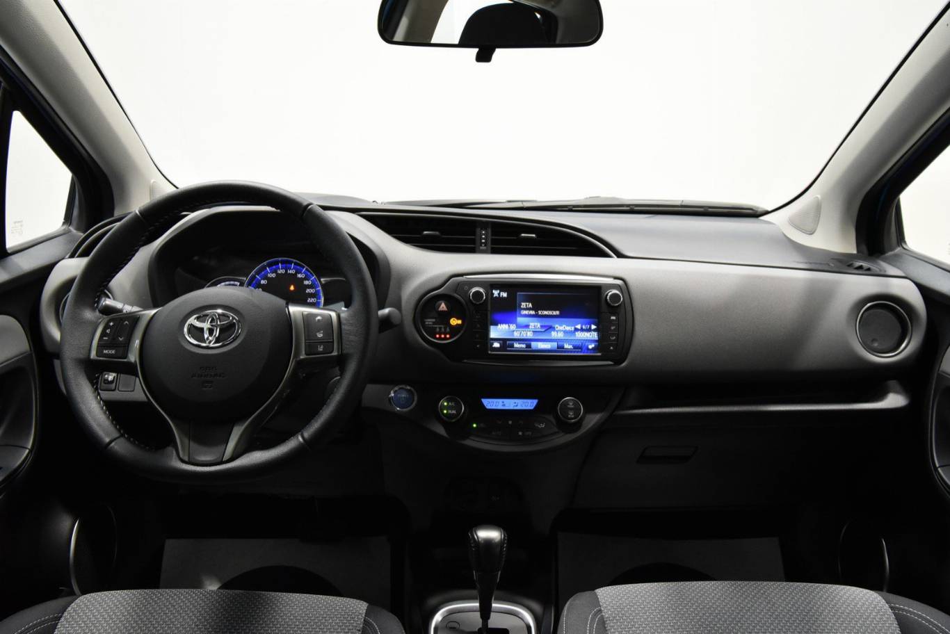 TOYOTA Yaris 39