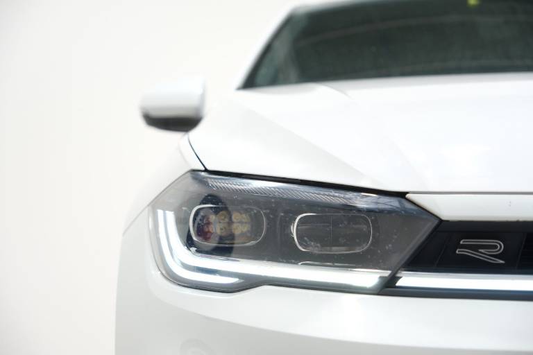 VOLKSWAGEN Polo 13
