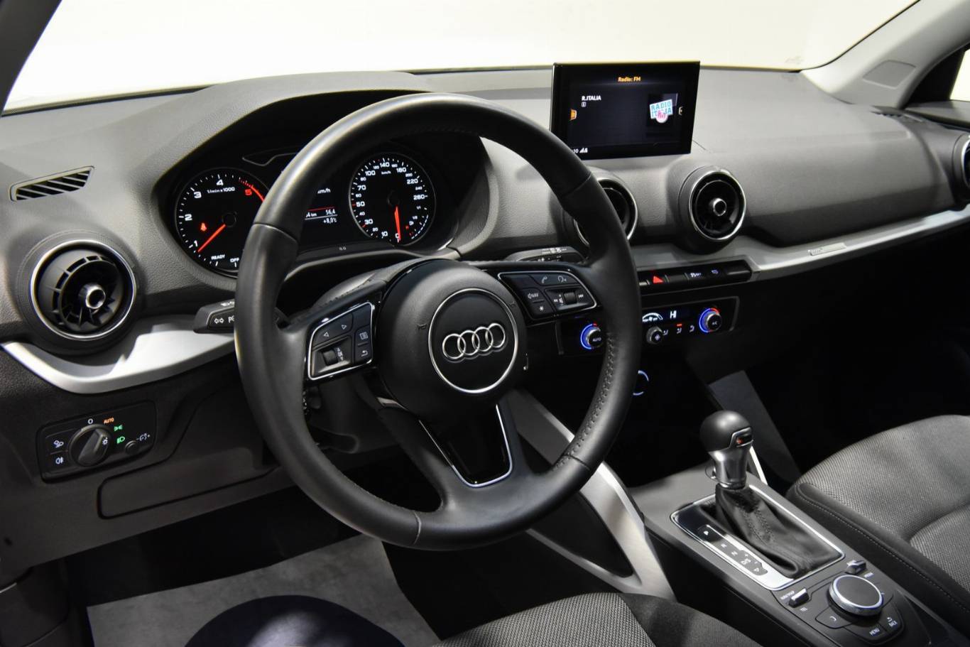 AUDI Q2 3