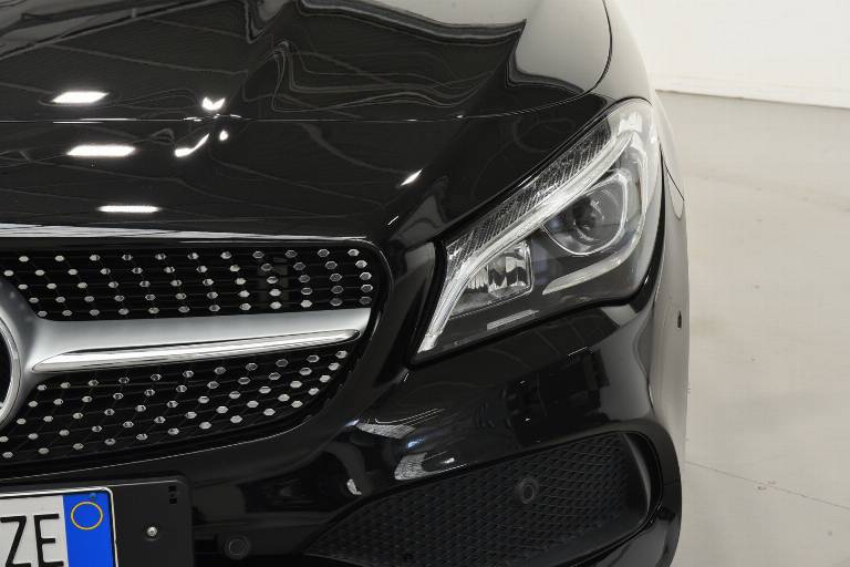 MERCEDES-BENZ CLA 180 9