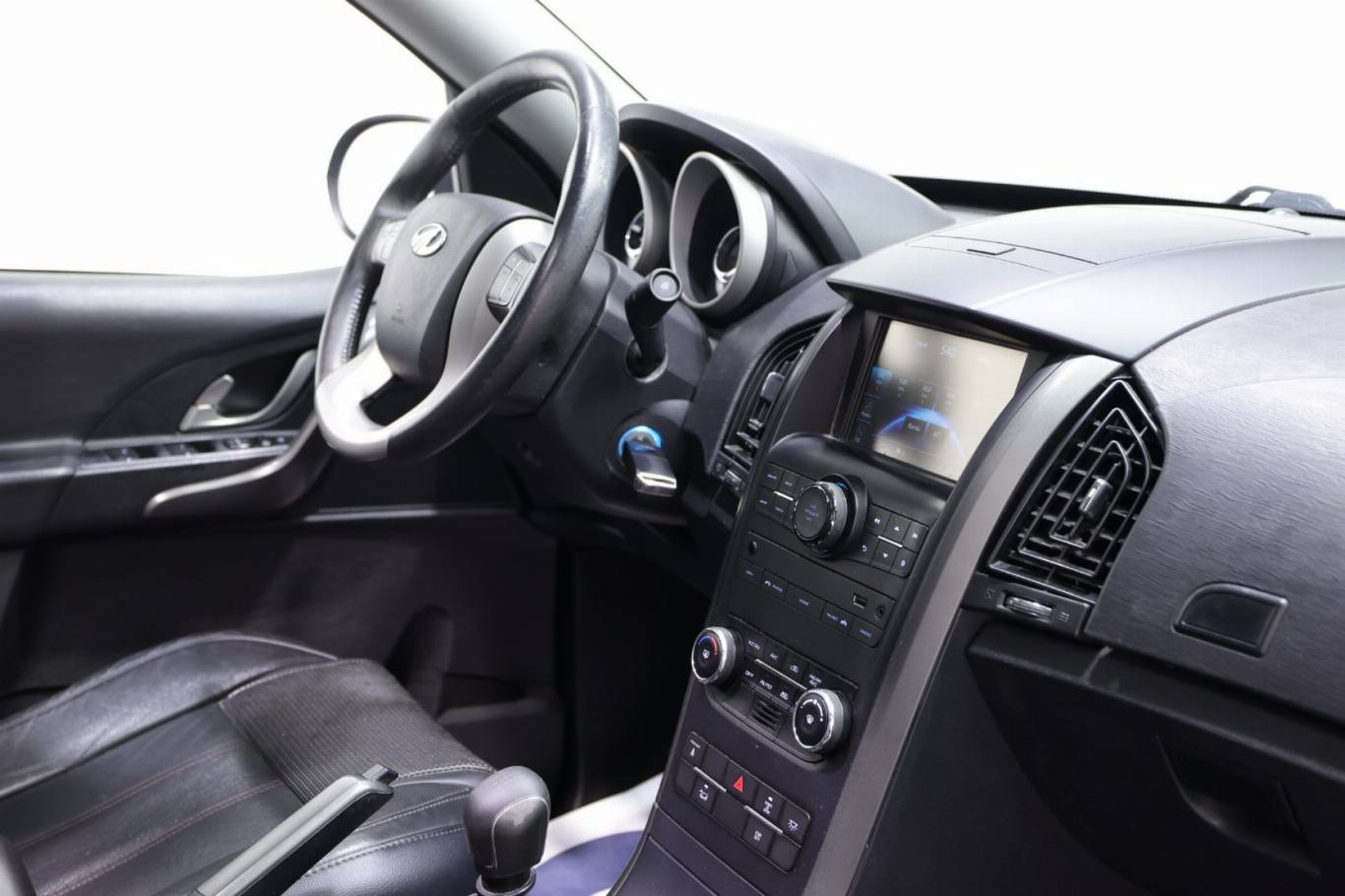 MAHINDRA XUV500 45