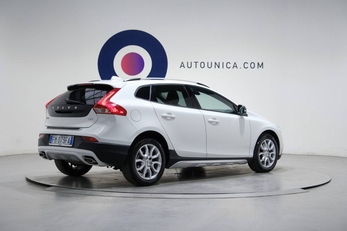 VOLVO V40 Cross Country 15