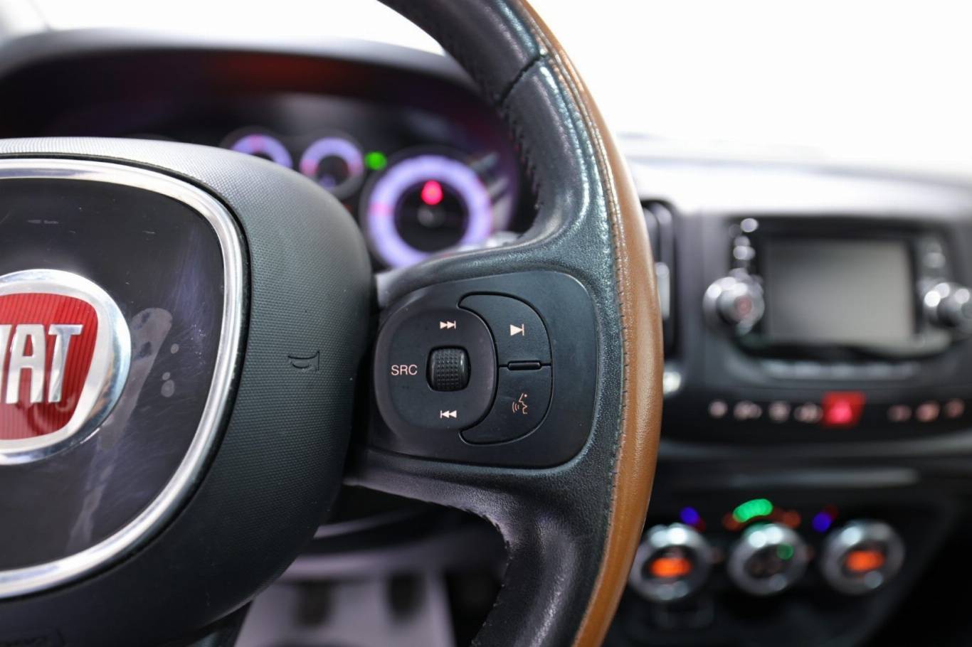 FIAT 500L 23