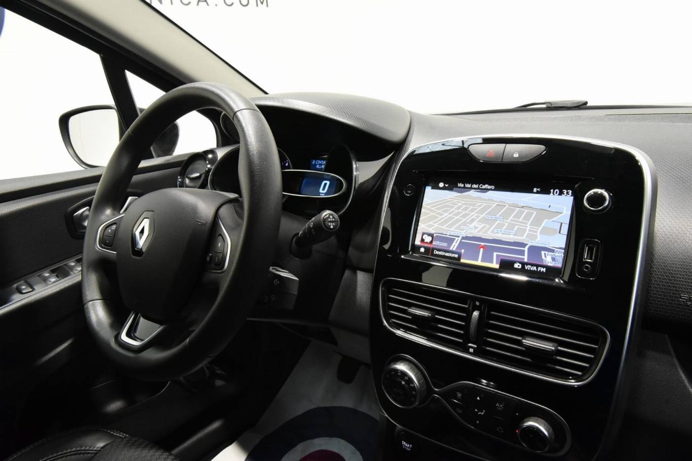 RENAULT Clio 28