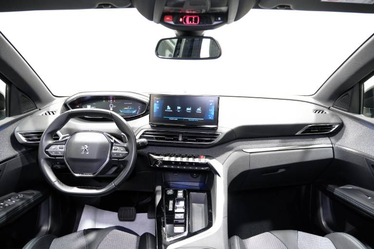 PEUGEOT 3008 10