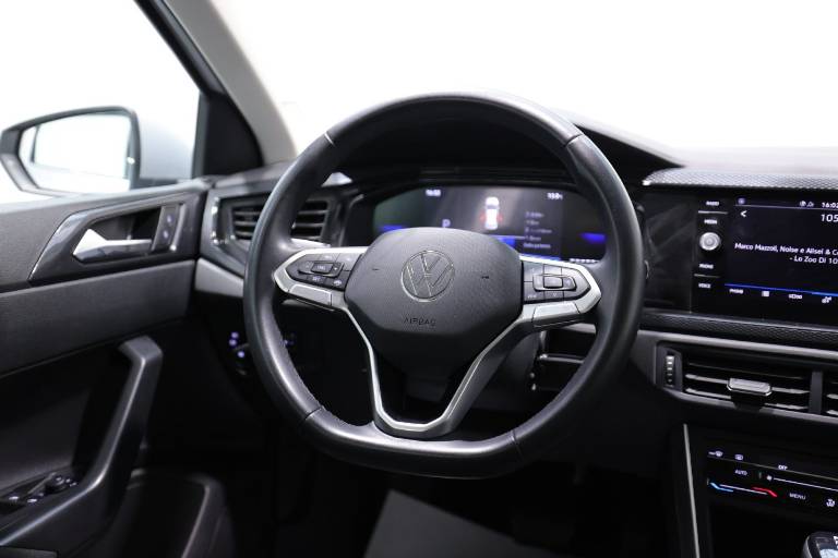 VOLKSWAGEN Polo 36