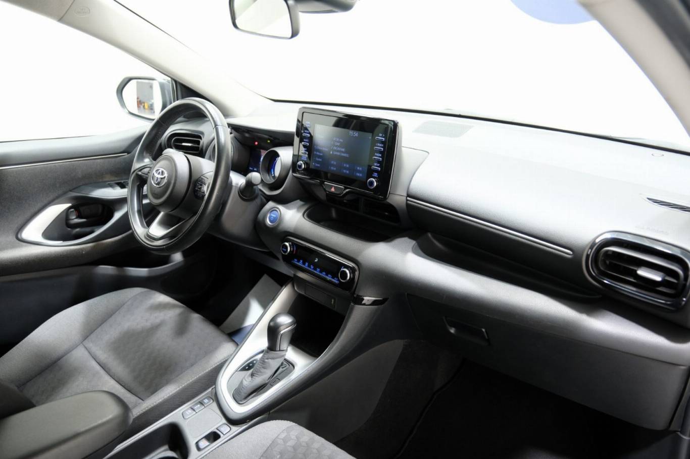 TOYOTA Yaris 54