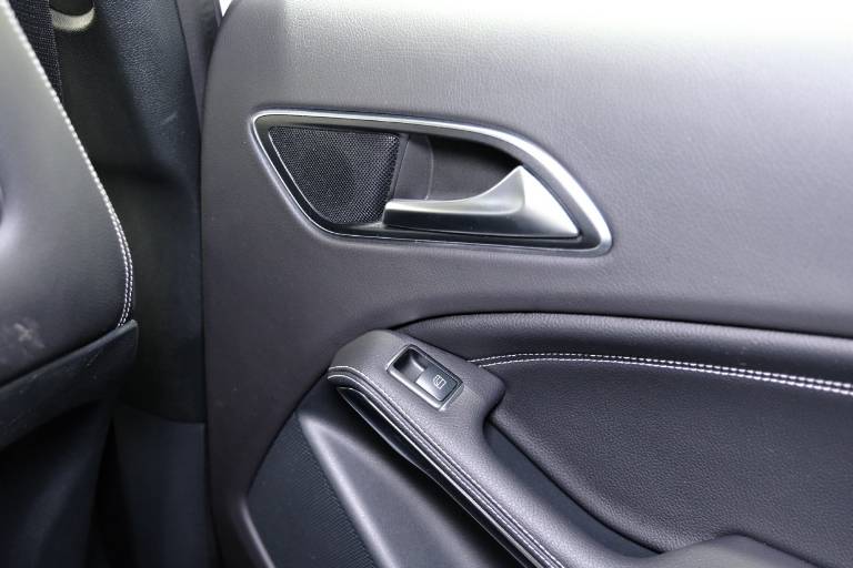 MERCEDES-BENZ A 180 41